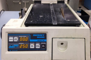 ISOMET1000